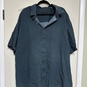 Men's Casual Button-Down Shirt in Dark Blue Pattern